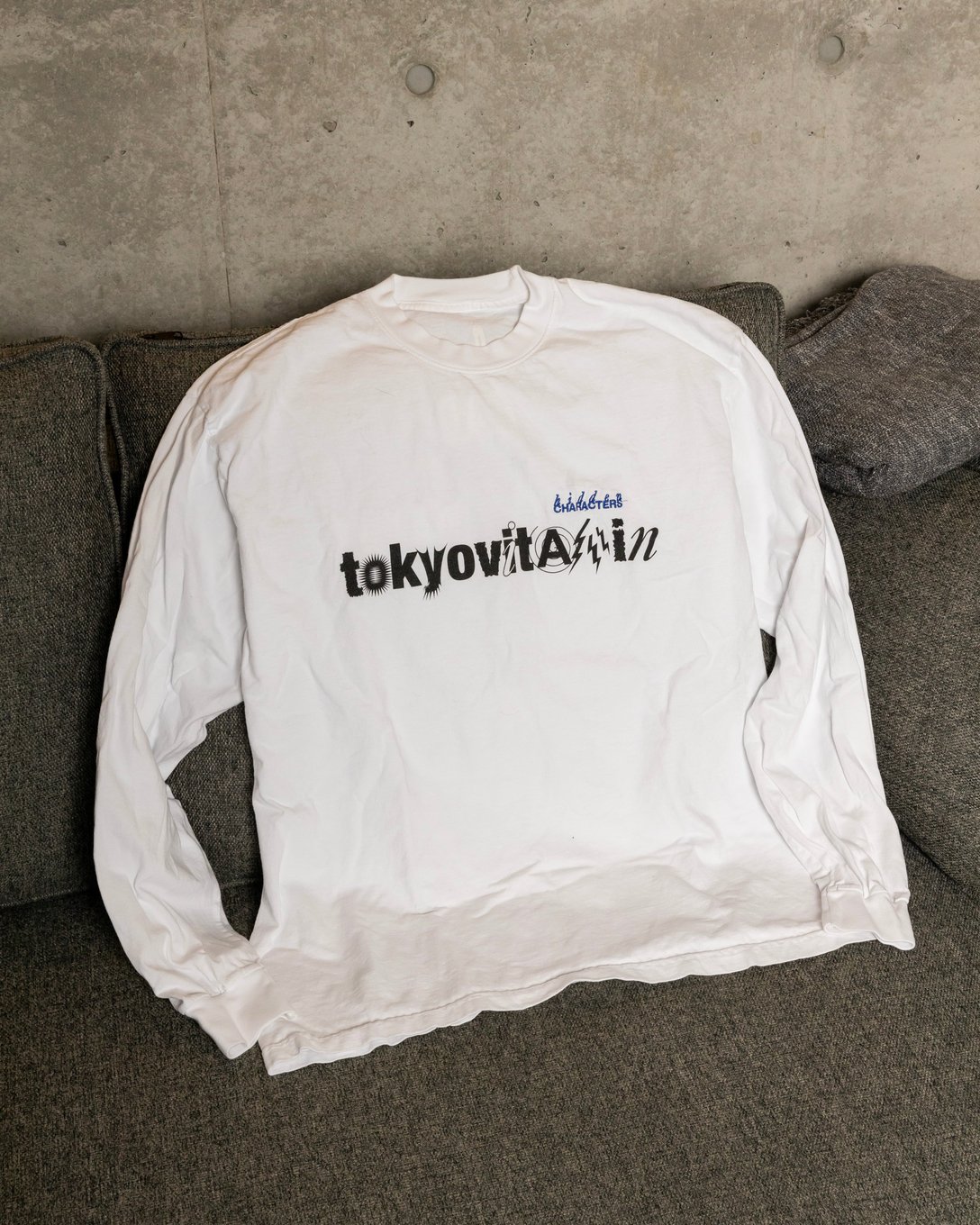 「tokyovitamin ロングスリーブTシャツ」平置き