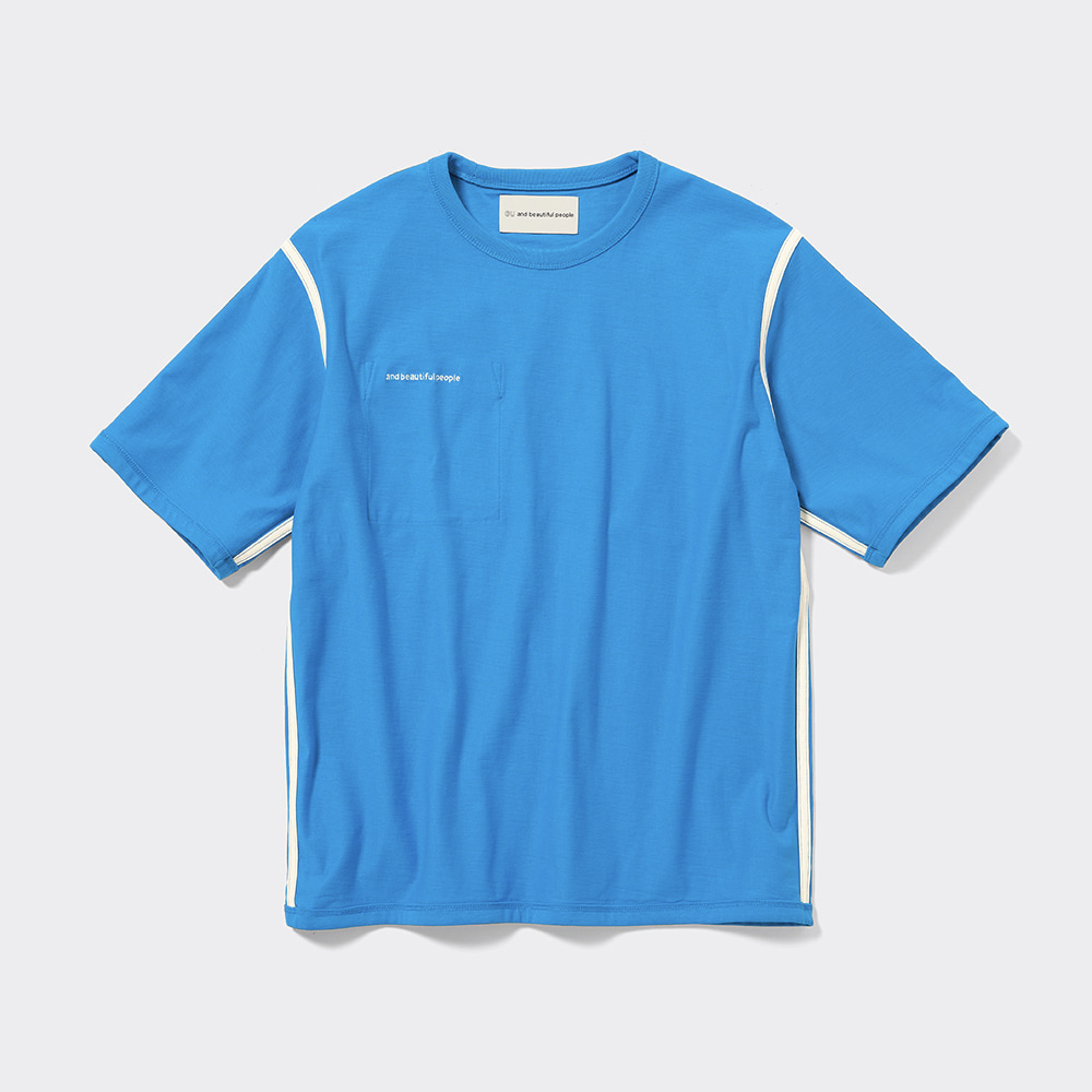 青いTシャツ