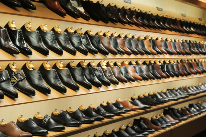 数10種類の商品が並ぶ伊勢丹新宿店メンズ館の紳士靴コーナー