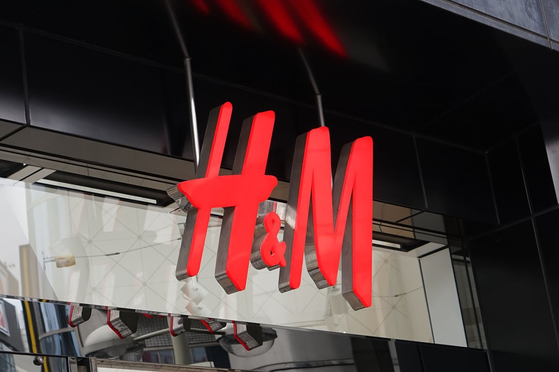 H&amp;Mの店舗ロゴ
