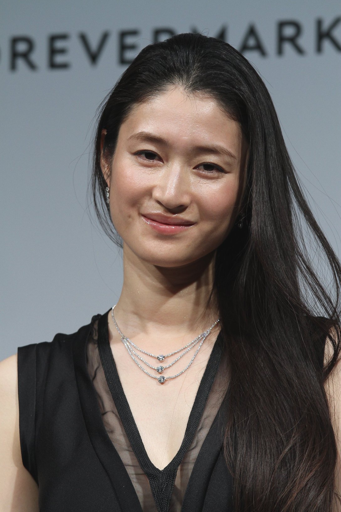 女優 小雪さん Image by FASHIONSNAP