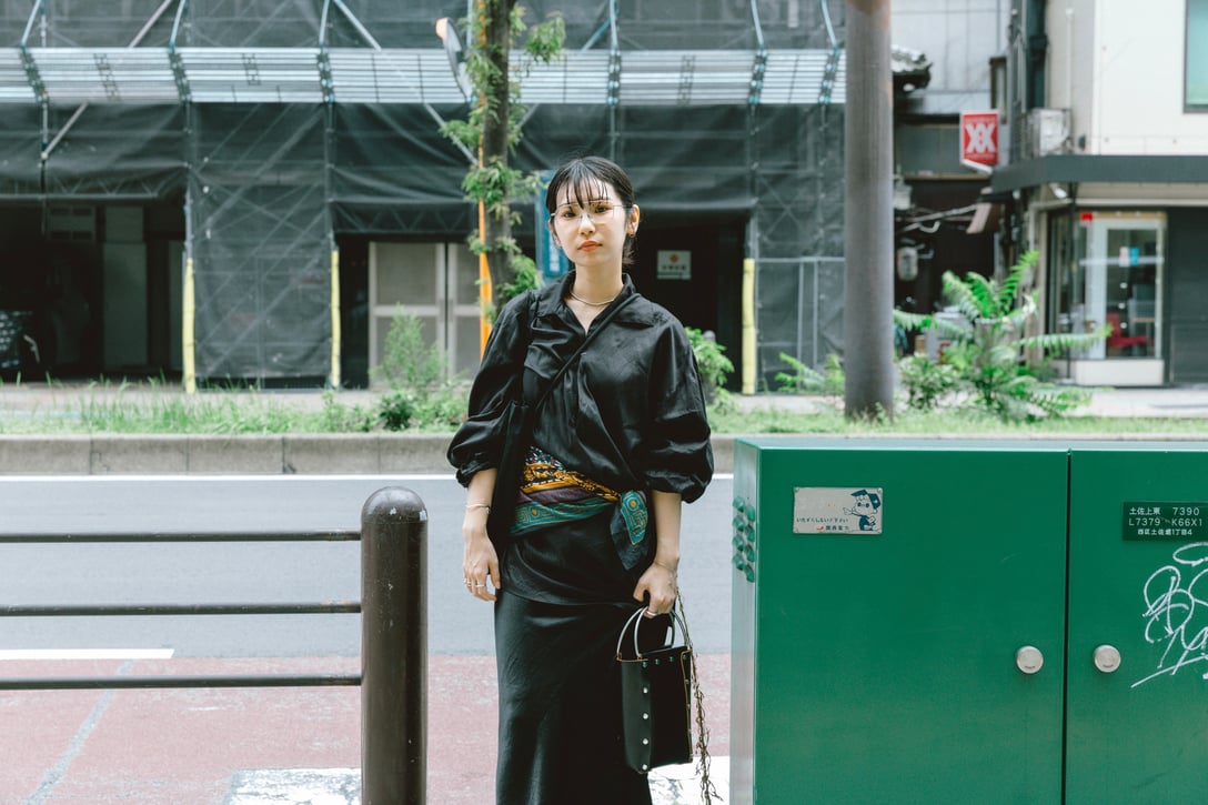 藥本　萌