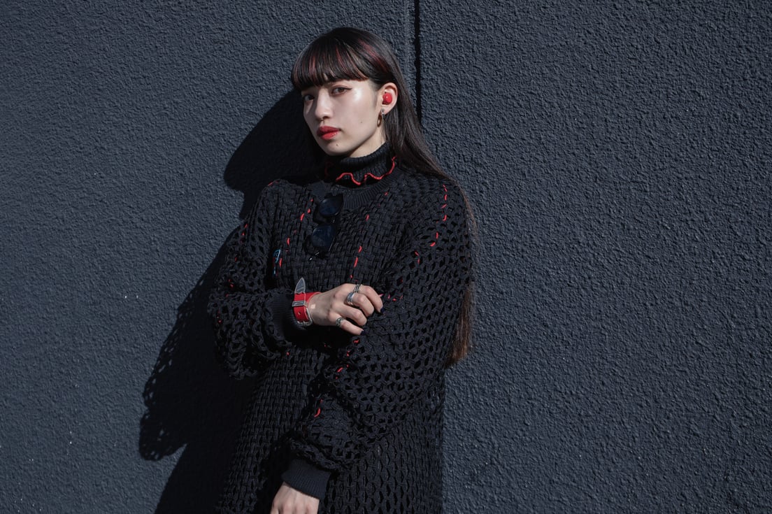 SAKURA、Chinami、Natsuki Higashiの3人が着用するゲオの高コスパイヤホン