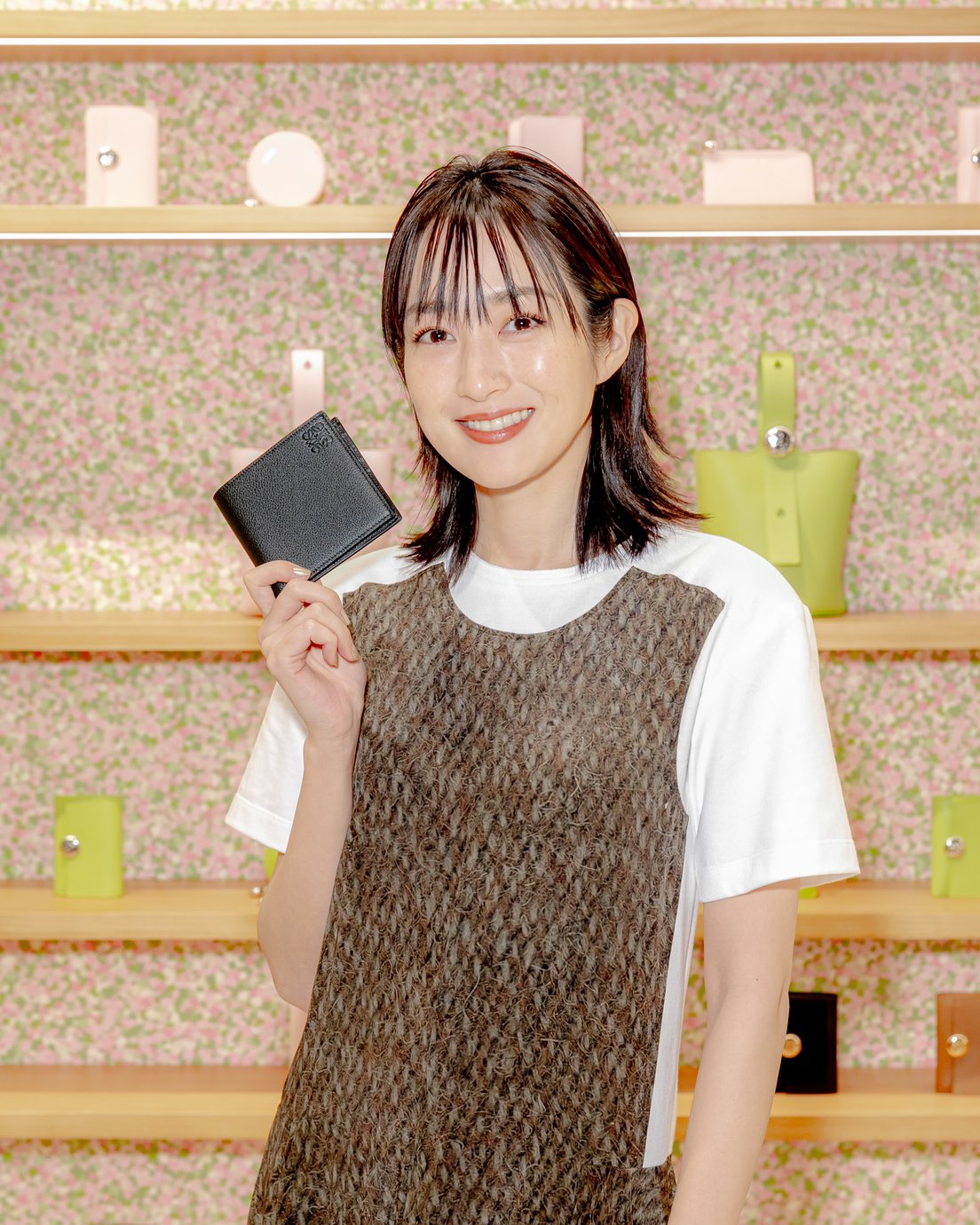 高梨さんが栁さんに選んだバイフォールド コインウォレット 7万7000円