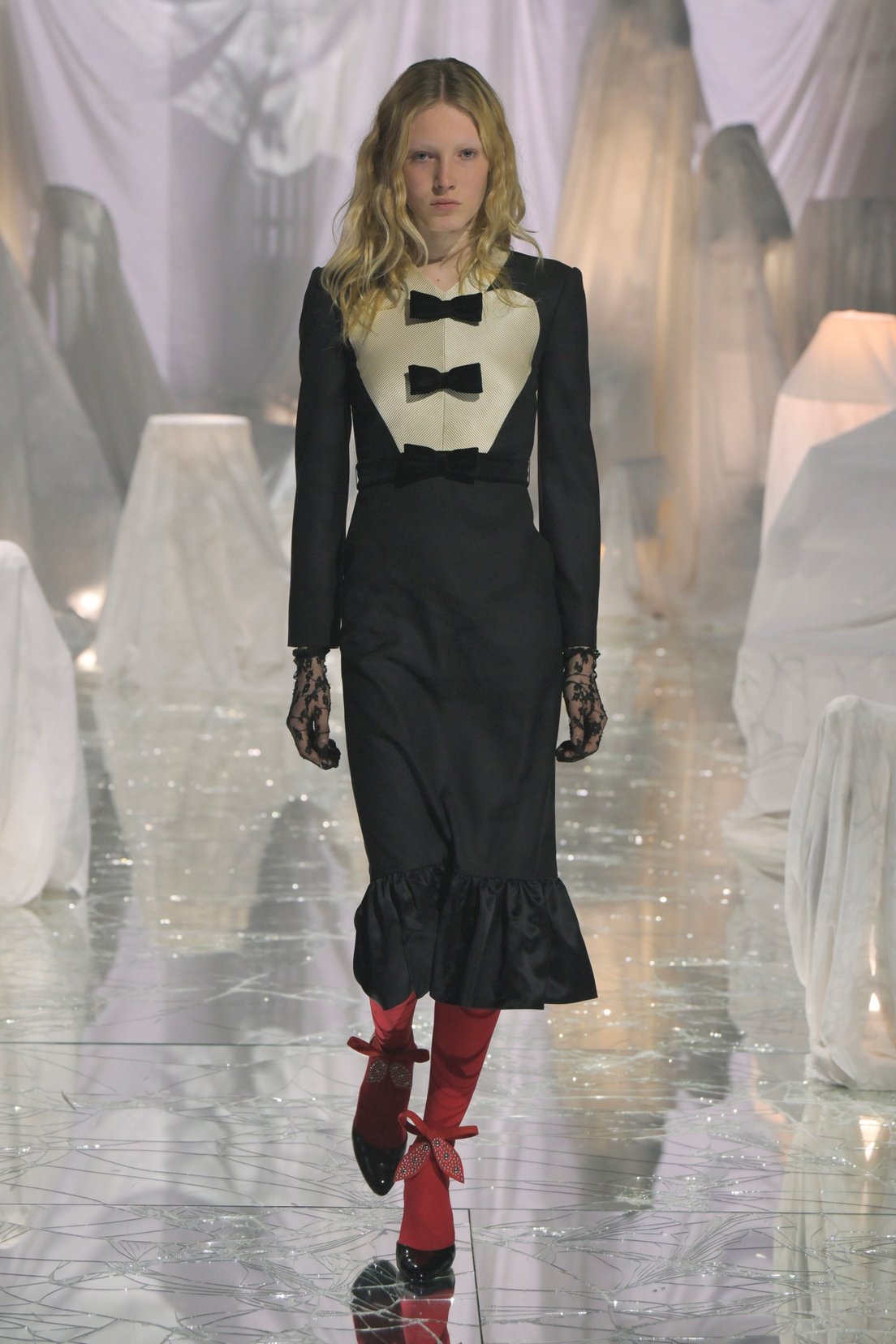 valentino_25ss_001-1-3f890f44-
