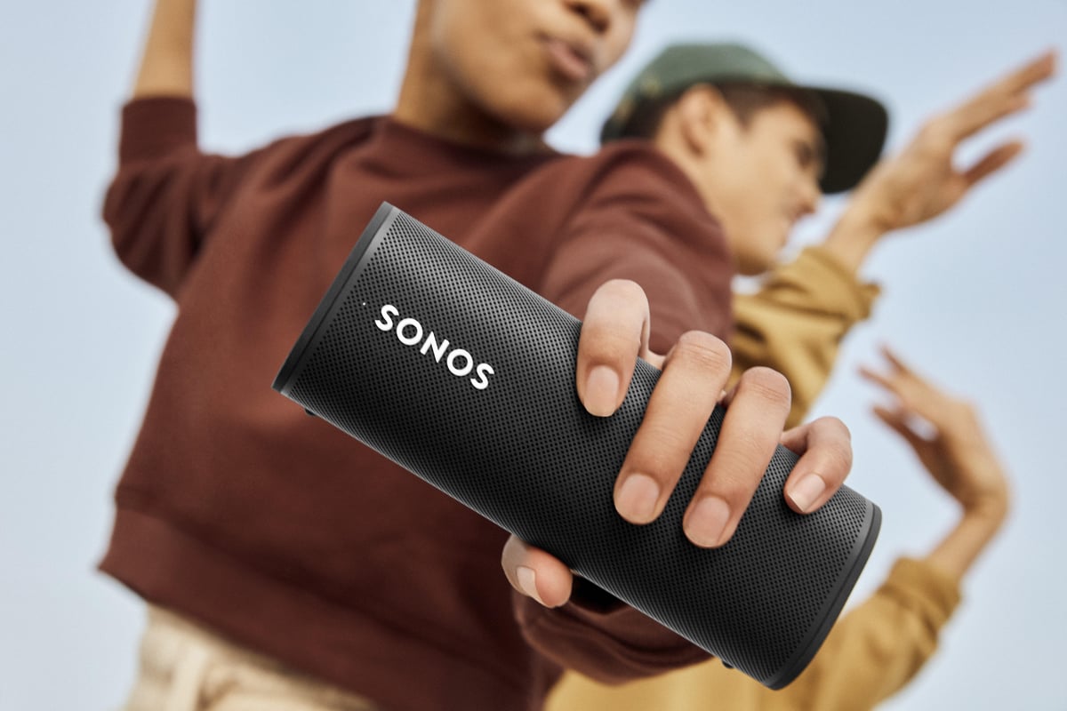 Sonos、430gのポータブルスピーカー「Sonos Roam」ヴィジュアル