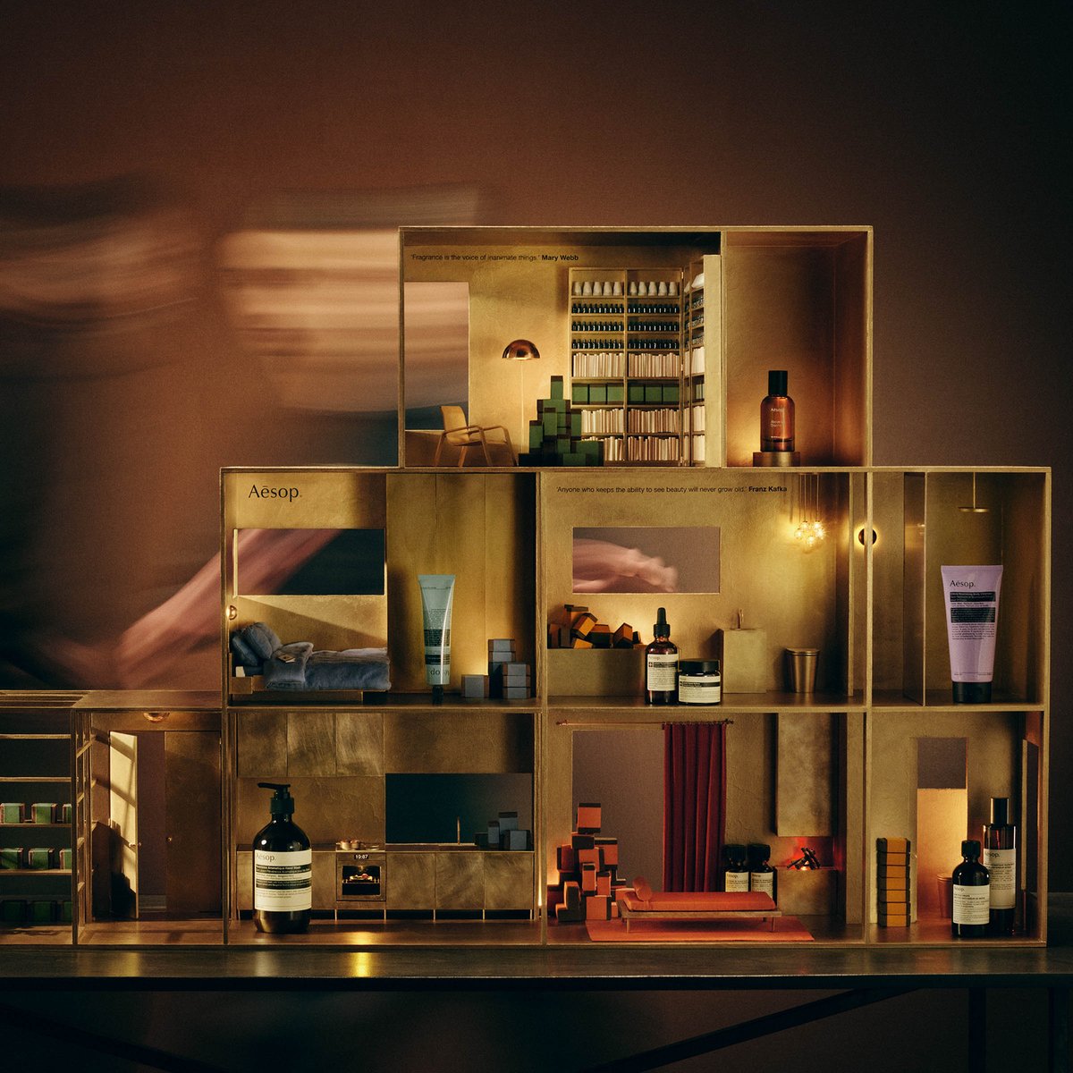 イソップのホリデーアイテム