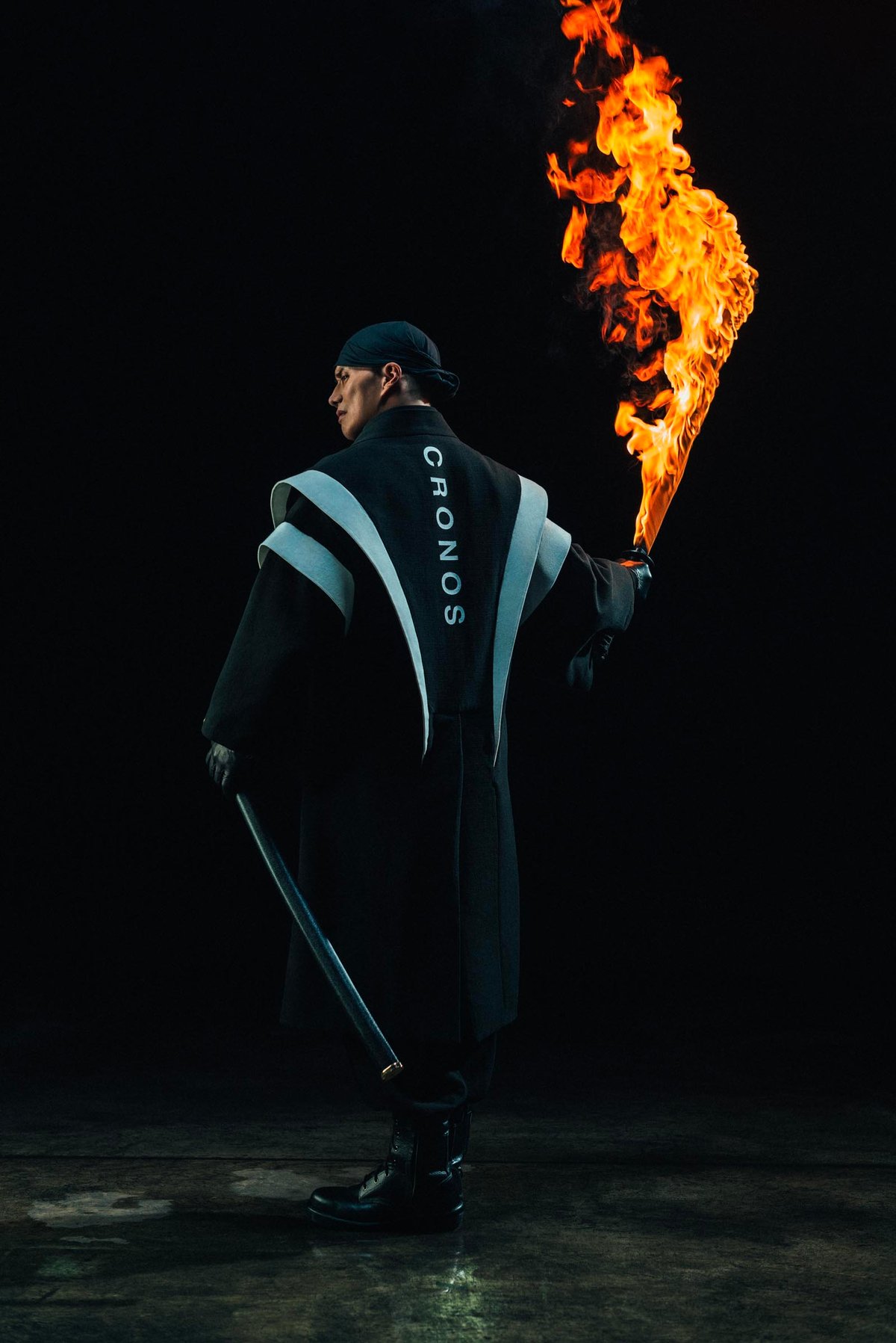 CRONOSのアンバサダーに就任した市原隼人を起用したキーヴィジュアル