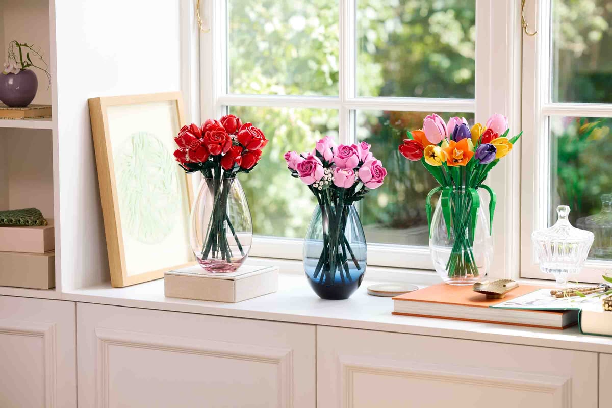 レゴで作られたチューリップ