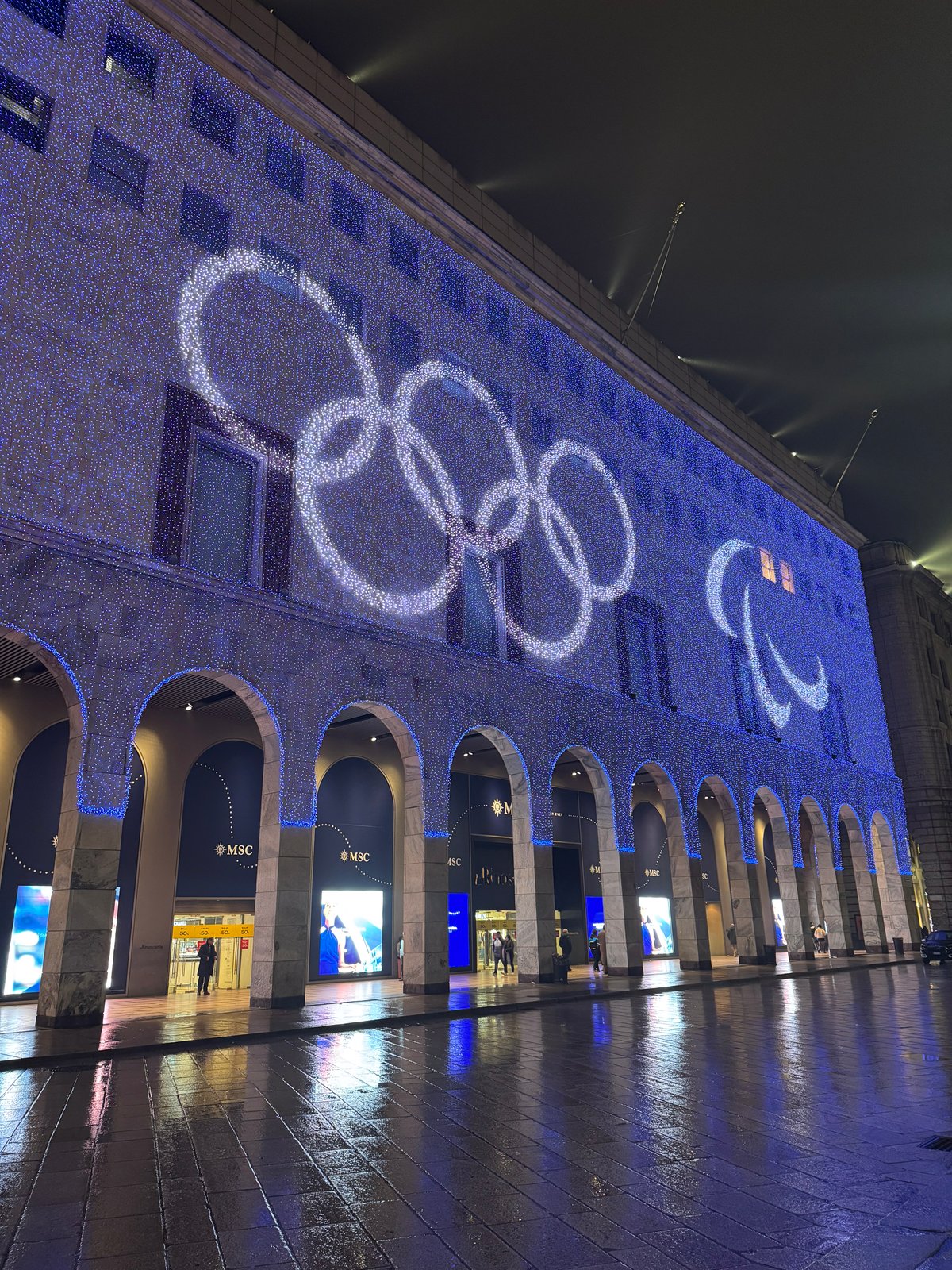 五輪マークのイルミネーション