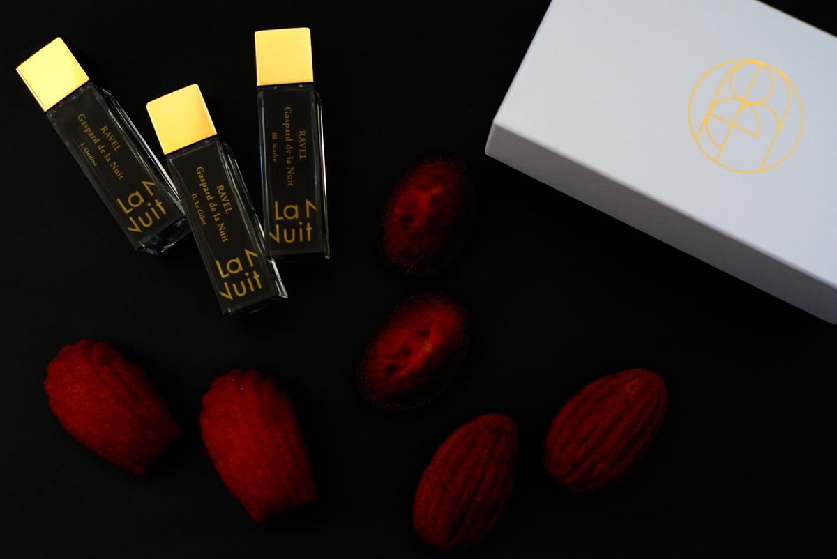 ラニュイ パルファンが発売する焼き菓子とのペアリンFRONT）」というふセット