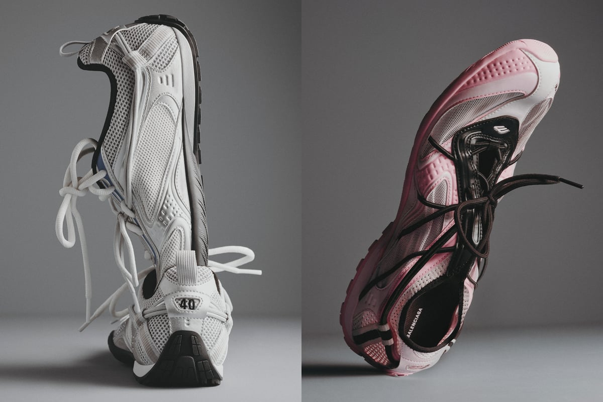 バレンシアガのRadar Ballerina