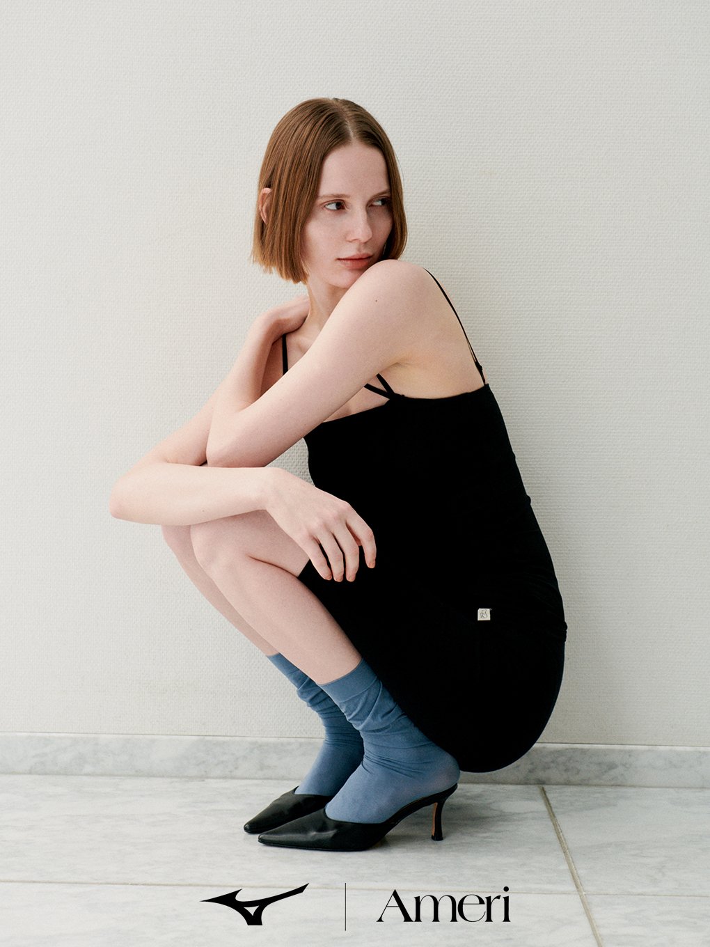 タンクトップを着た女性