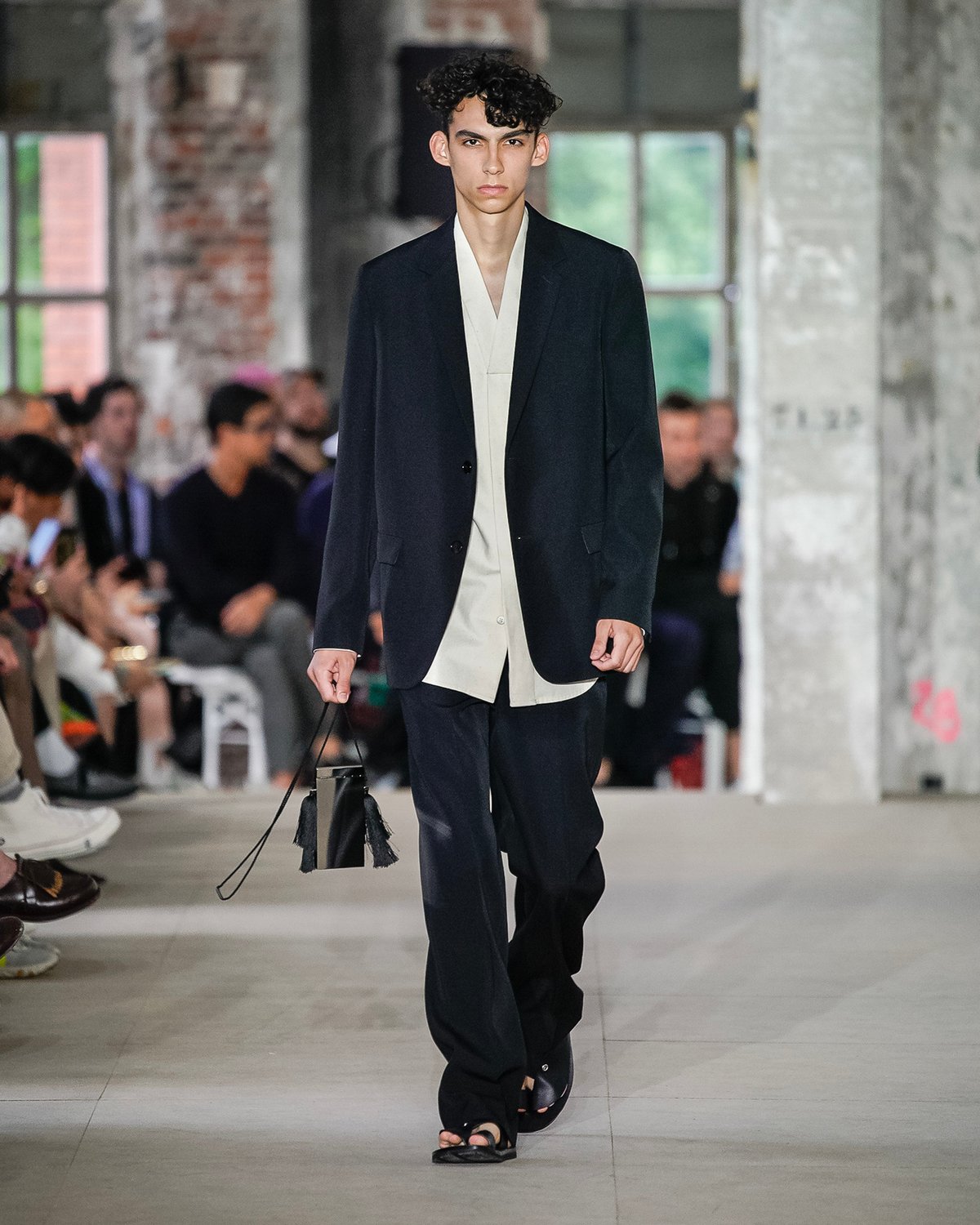 限定数のみ！ 美品 JIL SANDER 2020ss レザー トートバッグ ブラック