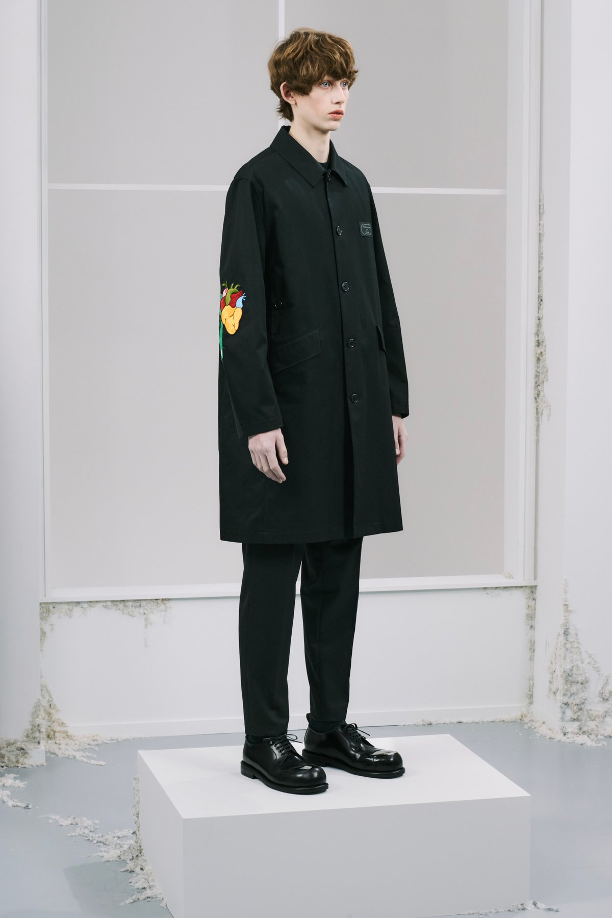 UNDERCOVER 2026�괺��