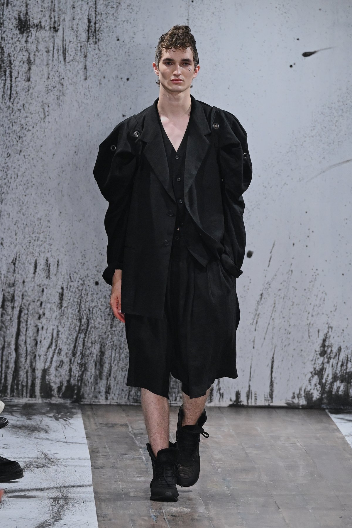 Yohji Yamamoto POUR HOMME 2027年春夏
