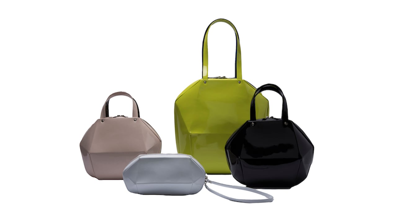 ISSEY MIYAKE CARAPACE PLEATS PLEASE バッグ Issey Miyake's Envy-Worthy New Bag – SURFACE