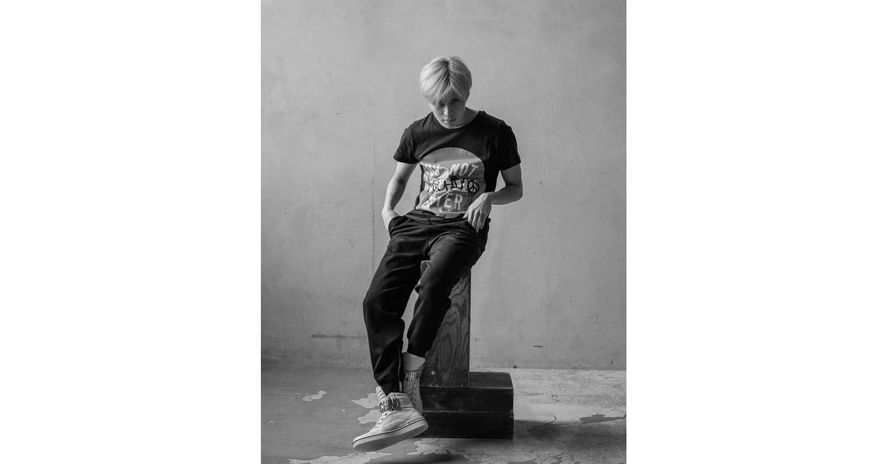 モスキーノ」初のアーティストモデルにテミンを起用 フォトブックを