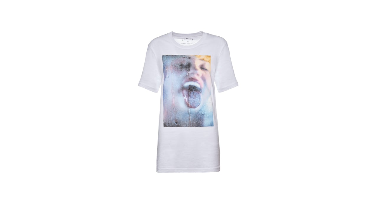 マイリー・サイラスを起用「マーク ジェイコブス」から限定Tシャツが登場