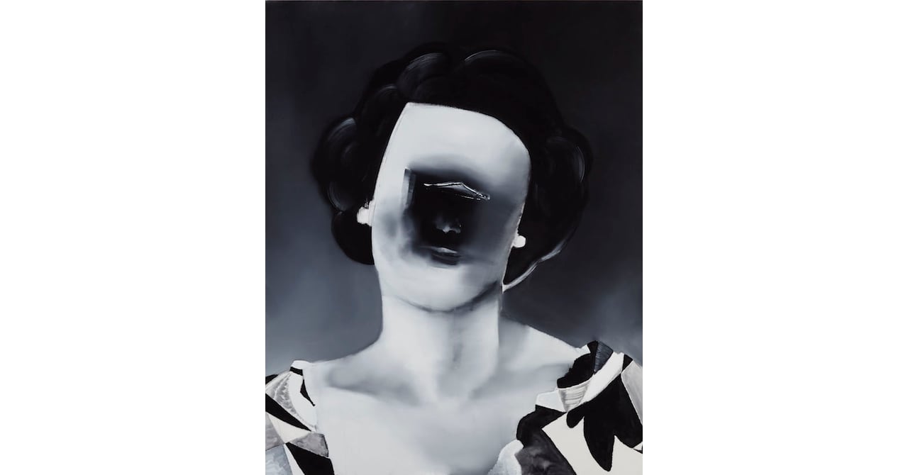 モノクロの人物画など、五木田智央の展覧会が東京オペラシティで開催