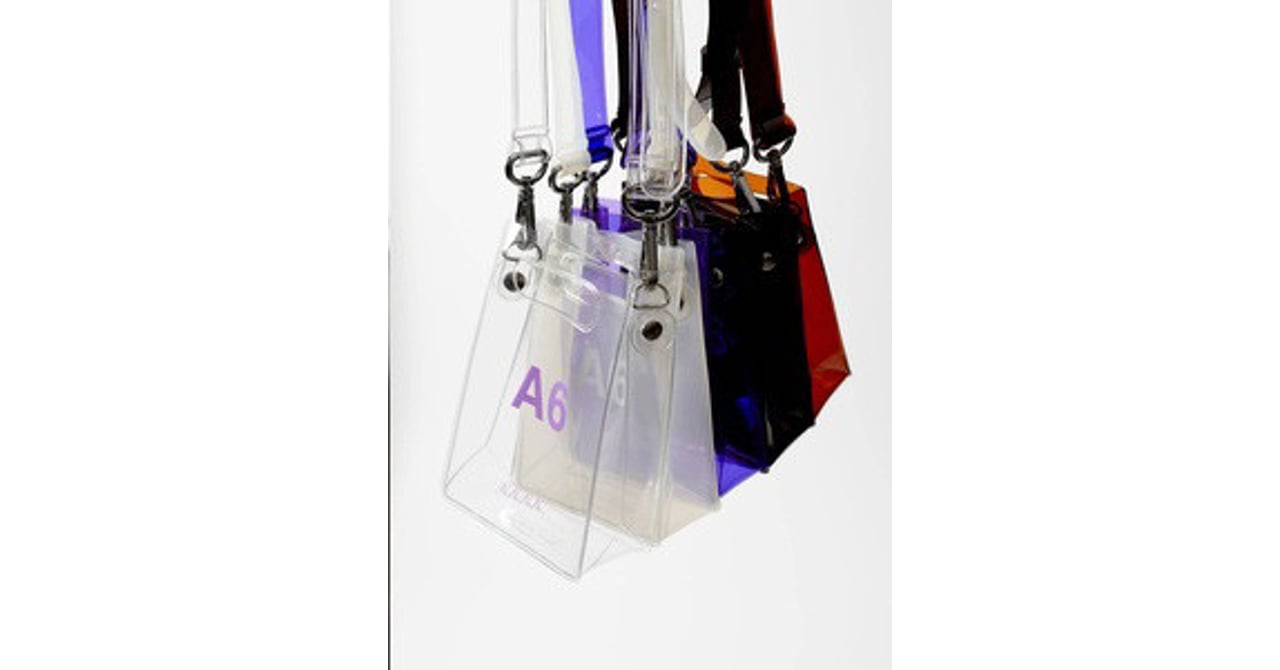 Nana-Nana」の定番PVCバッグに新色登場