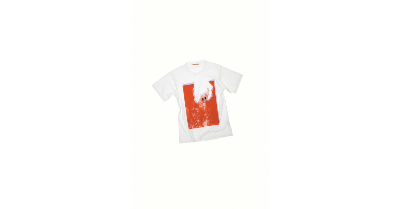 アクネがヴィヴィアン・サッセンにフィーチャーしたTシャツ発売