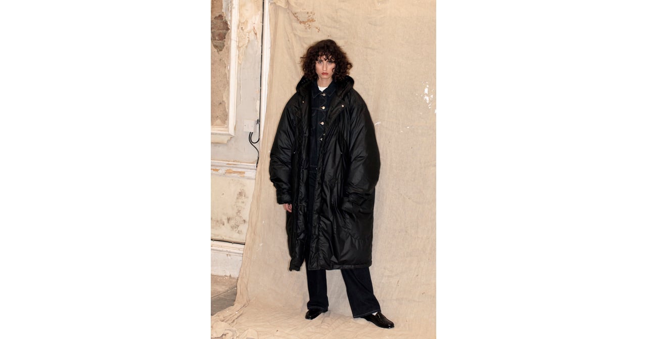 キャサリン ハムネット」がデュベティカとコラボ、アウター5型発売