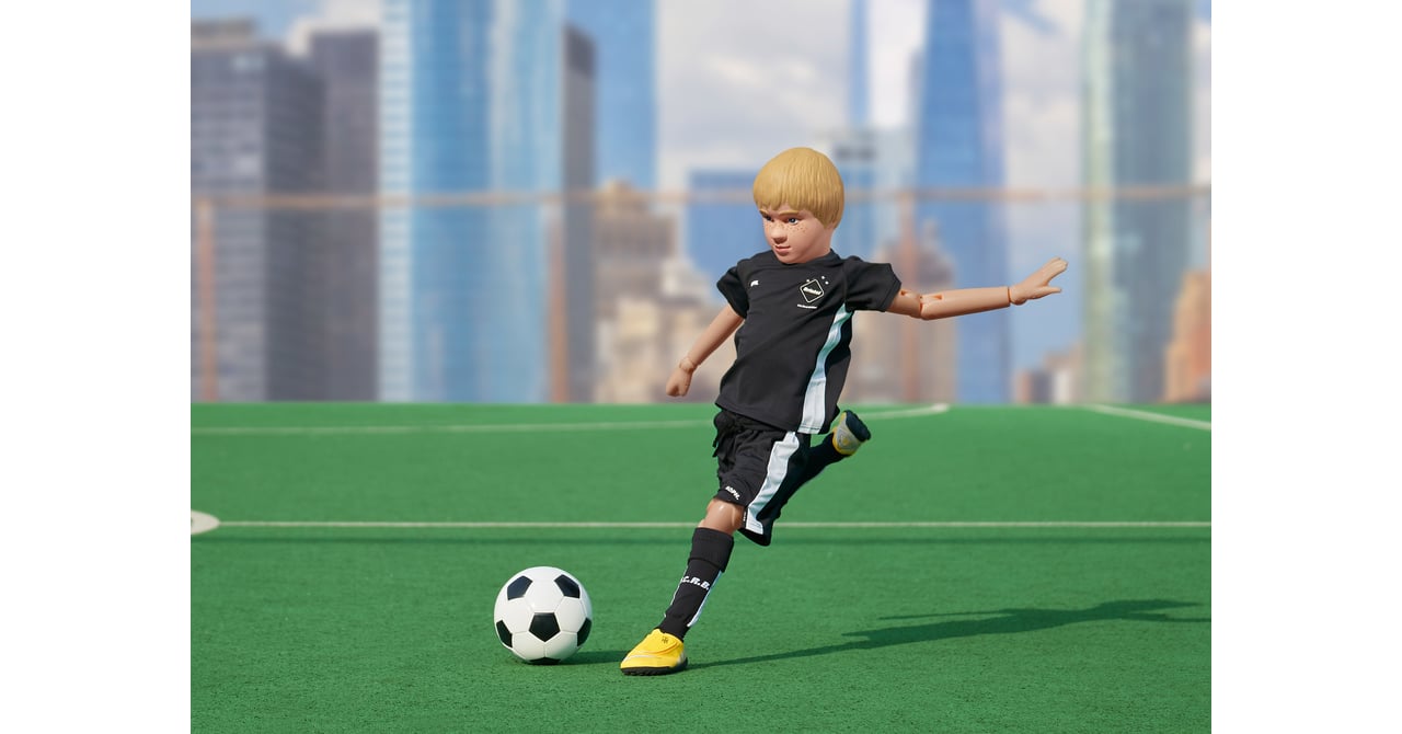 ソフが展開する「F.C.R.B.」が初のキッズラインを始動