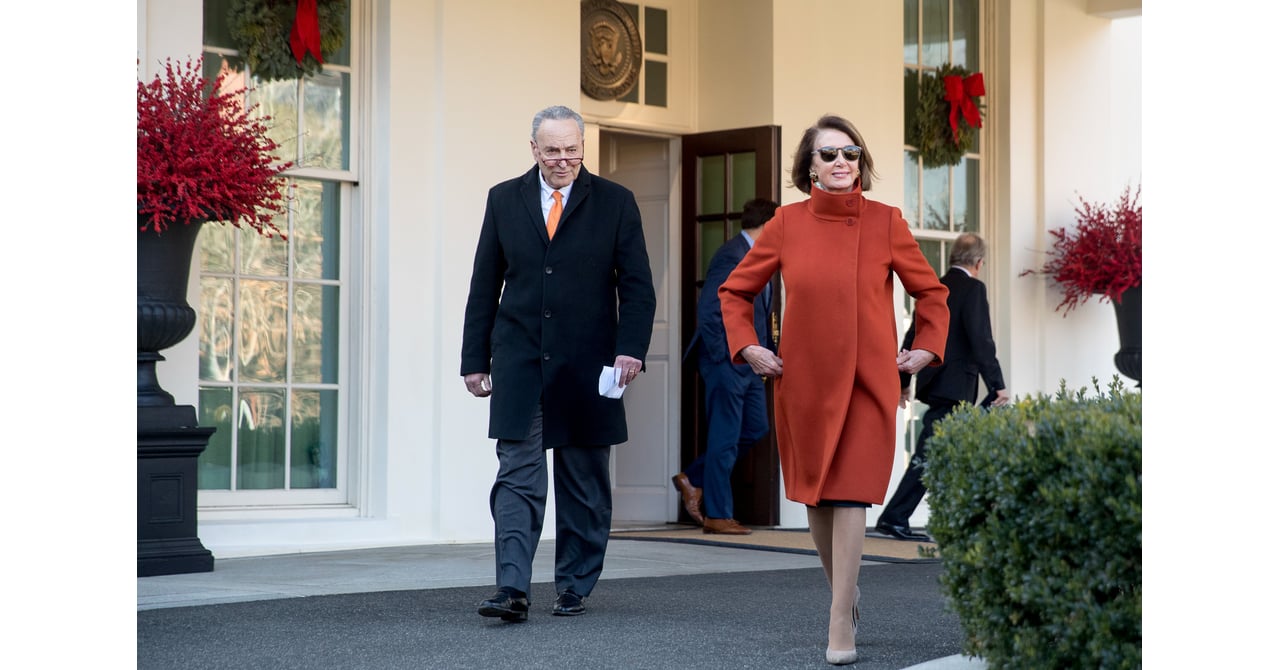 美品 MaxMara ステッチが素敵な赤ピーコート42 米下院議長ナンシー・ペロシの赤いコートが話題に、6年前の「マックス