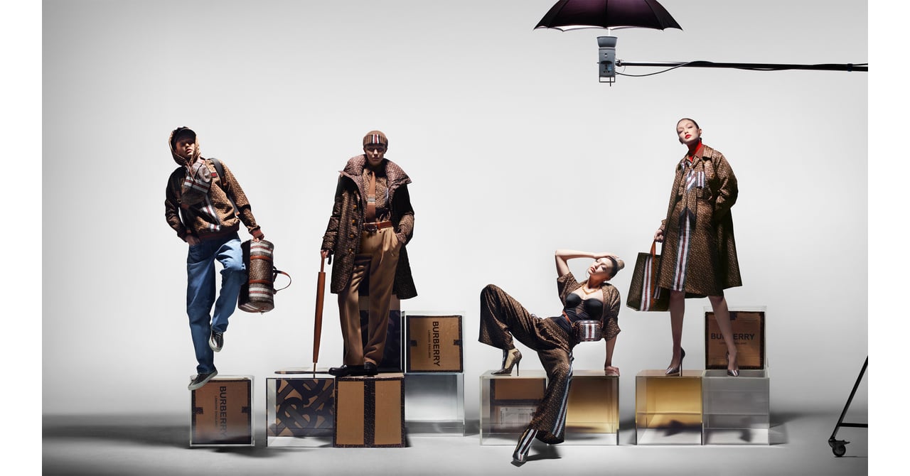 バーバリー」初のモノグラムコレクションが発売、モチーフは創業者