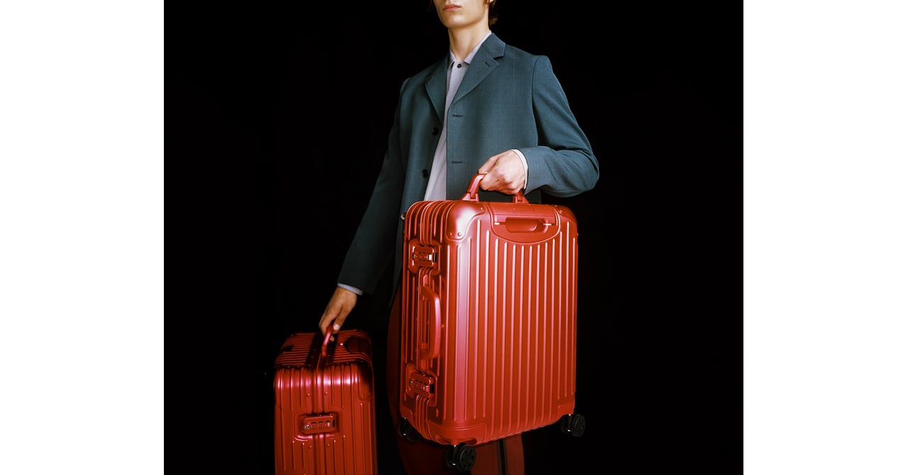 新品RIMOWA リモワ オリジナル トランクプラス105L 限定色スカーレット 新品RIMOWA リモワ オリジナル トランクプラス105L 限定色スカーレット