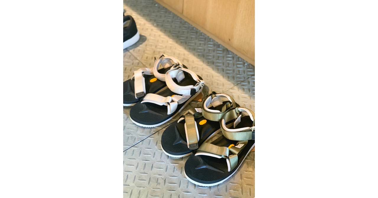 A.P.C. × SUICOKE コラボ　スポーツサンダル A.P.C. × スイコックのサンダル、ホワイトベージュ・オリーブの