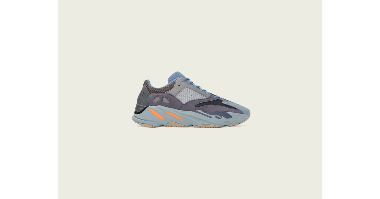 カニエ・ウェスト×アディダス、淡青のソールを搭載した新色「YEEZY 