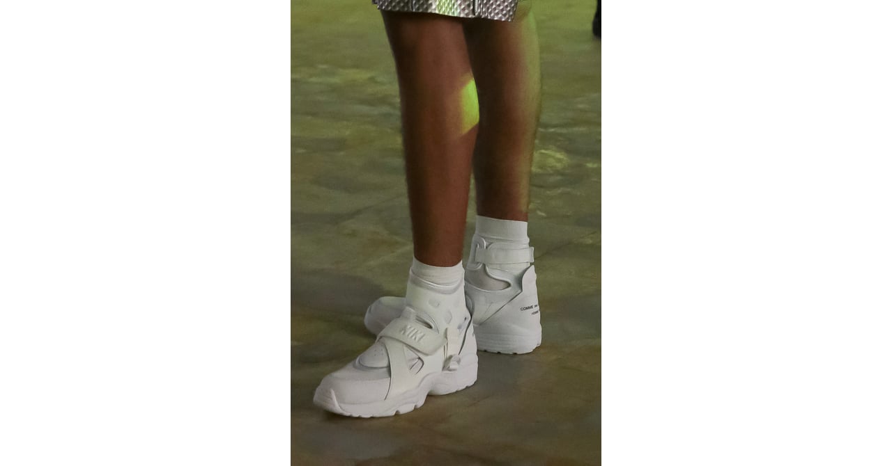 ギャルソン オム プリュス×ナイキ21年春夏、シューレース無しの「AIR 