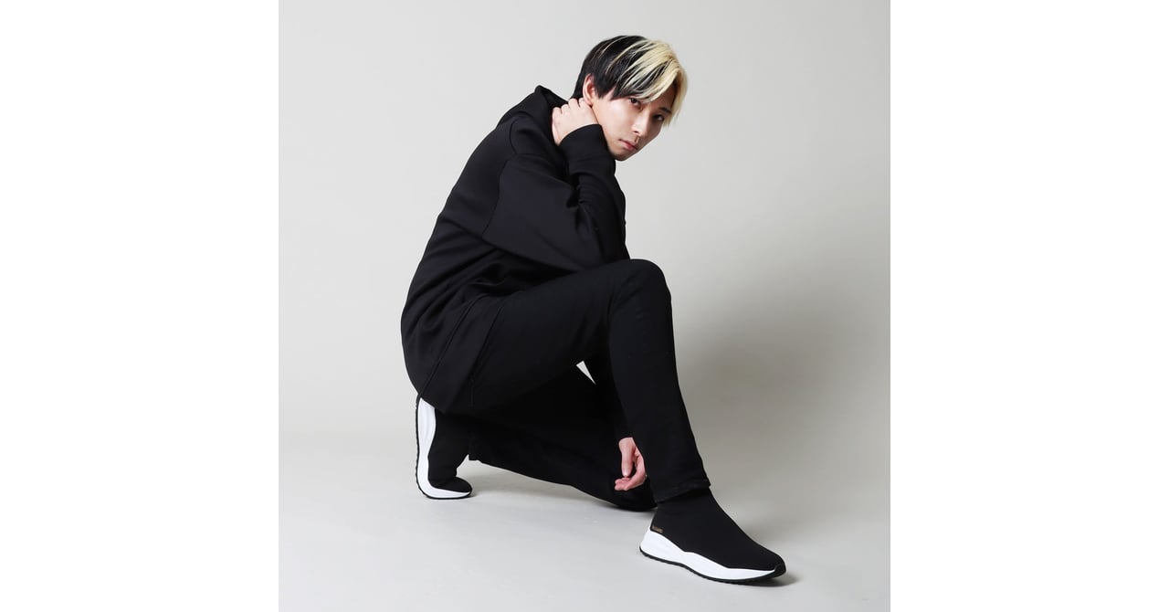 ロコンドがYouTuberヒカル「リザード」とのコラボ新作を発売