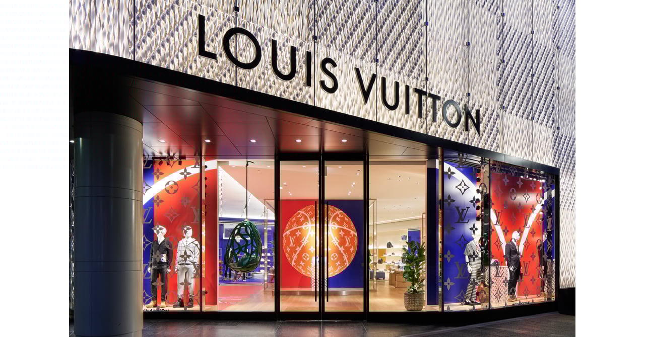 正規品Louis Vuitton NBAコラボ ブラックジャケット ☆ヴィトン×NBAコラボ☆入手困難☆大人気☆送料込み スタジャン (Louis