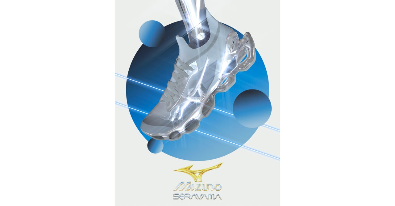 ミズノ」空山基が手掛けたシューズ発売、シルバーカラーの近未来的な