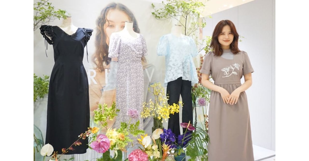 SNIDEL - PRIVEVE プリーツメロウワンピース プリヴェヴェの通販 by  