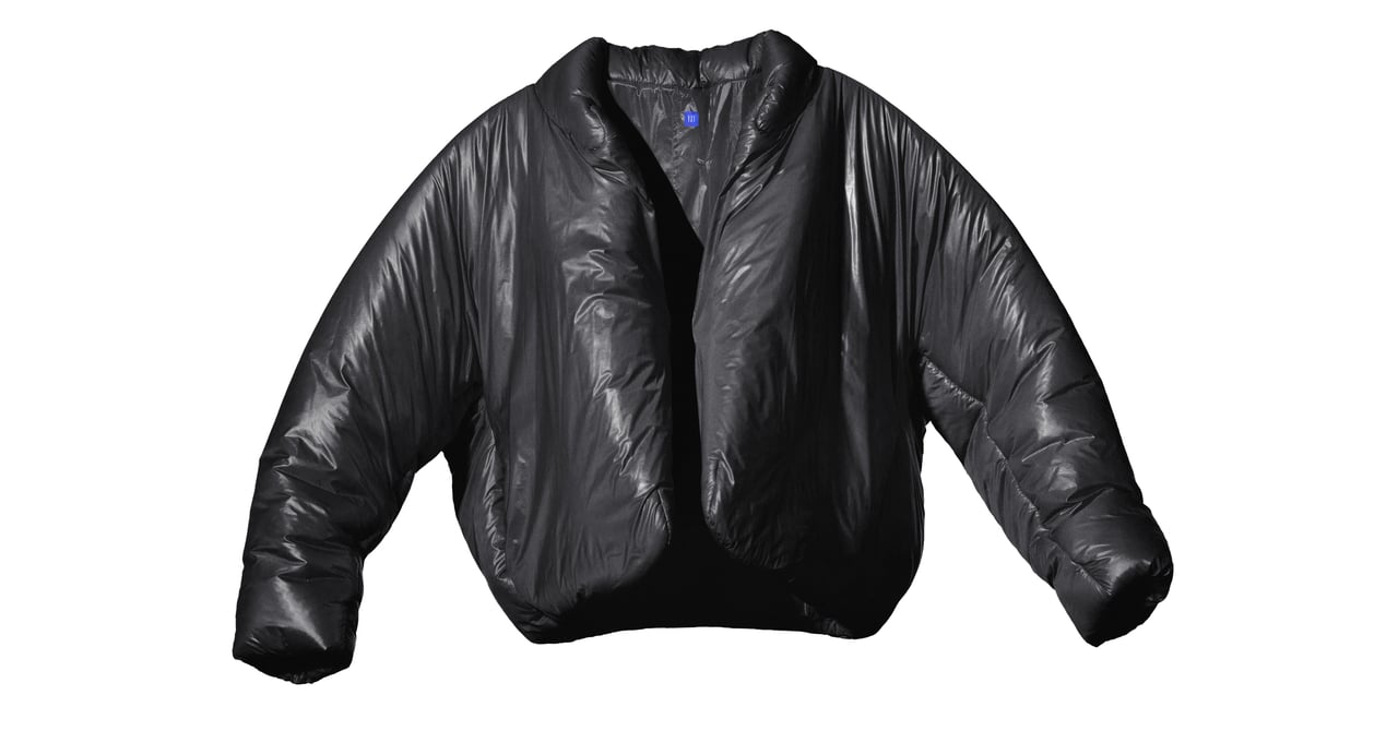 YEEZY GAPからラウンドジャケットの新色が登場、先行予約をオンライン