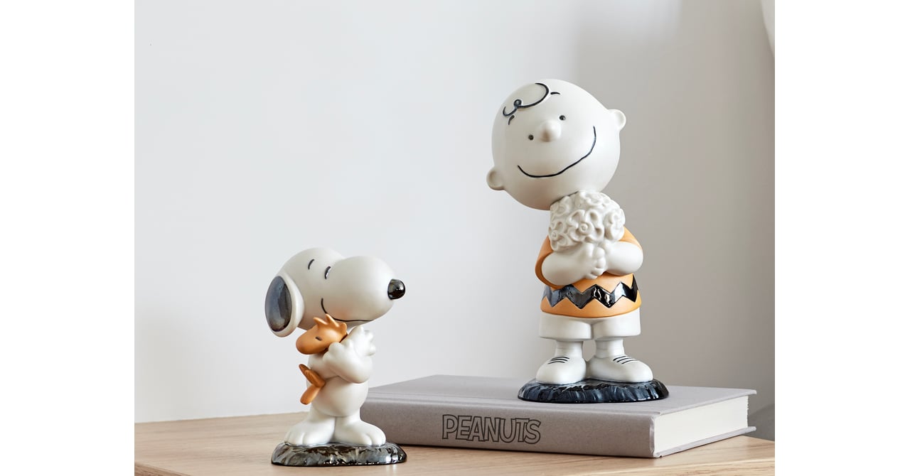 Lladro Snoopy N:976 70周年記念フィギュア リヤドロ、「PEANUTS」70周年記念にチャーリーとスヌーピーの