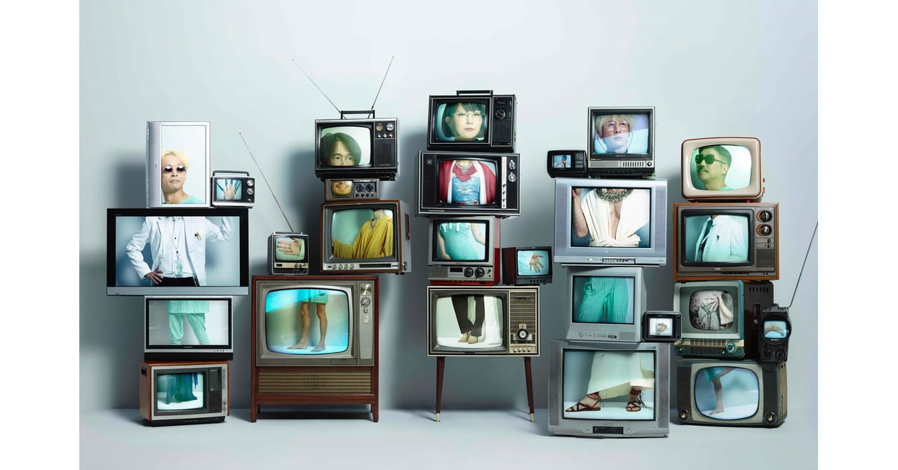 東京事変 B2ポスター 謹賀新年 総合 発売記念 衣装展 会場限定 非売品 東京事変衣装展」全国5ヶ所で開催、紅白歌合戦で着用した3種の衣装など