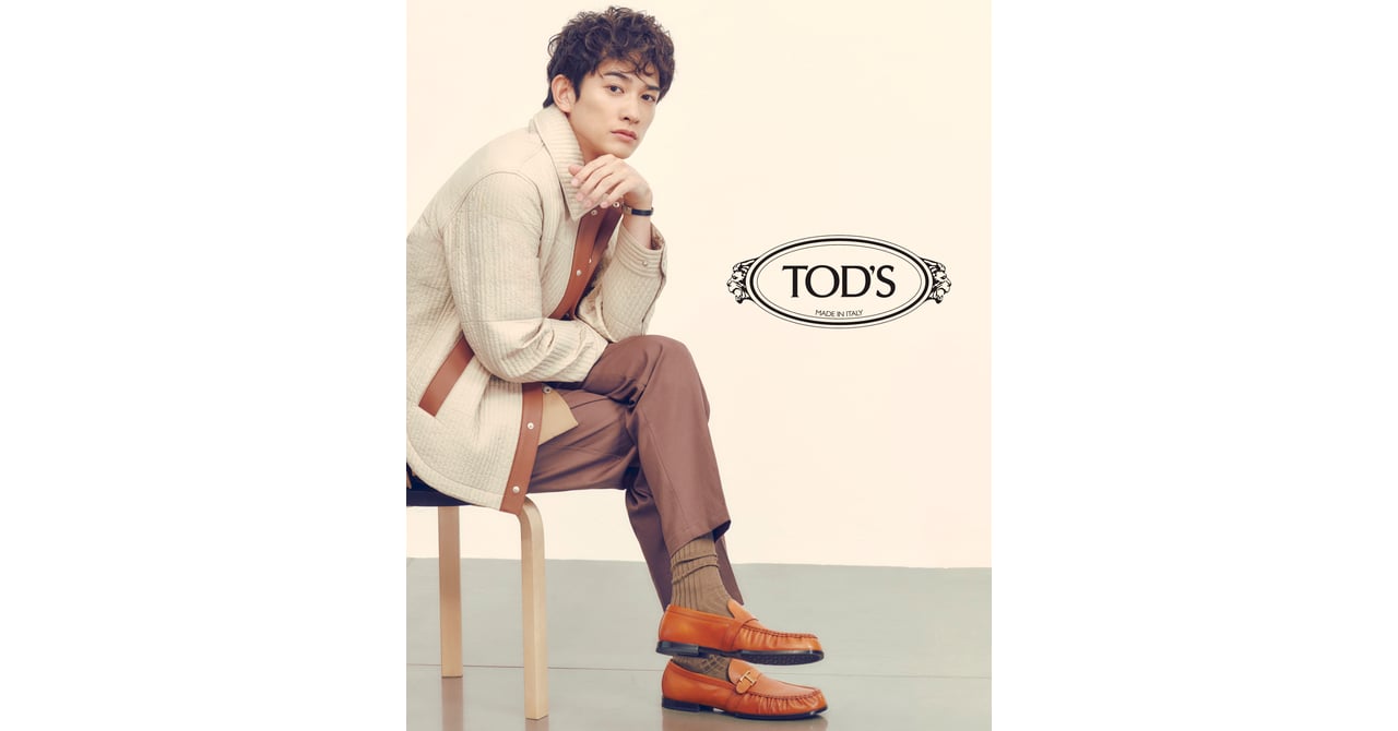 TOD'S トッズ T タイムレス レザーブレスレット　レッド　町田啓太 町田啓太が新たな「トッズ フレンズ」に就任 ヴィジュアルを公開