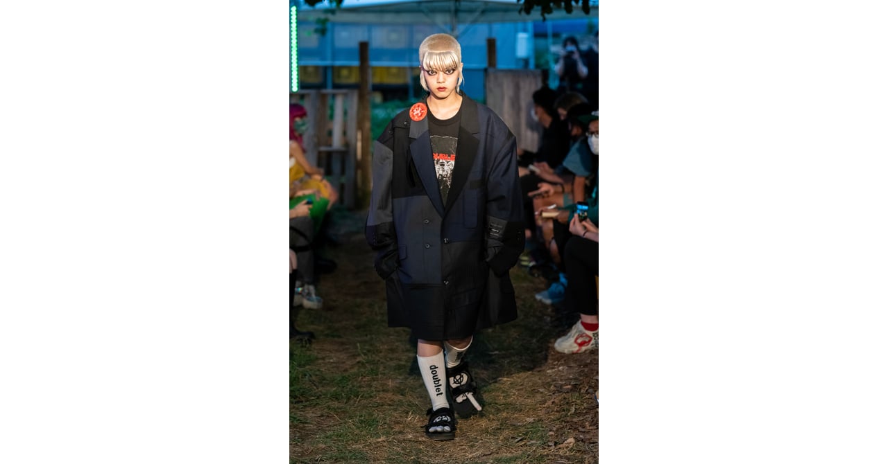ダブレットが洋服の青山とコラボ、Tシャツやアップサイクルの