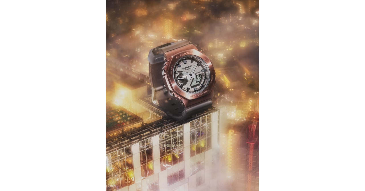 極美品　G-SHOCK GM-2100B GM-2100B-3AJF | CASIO