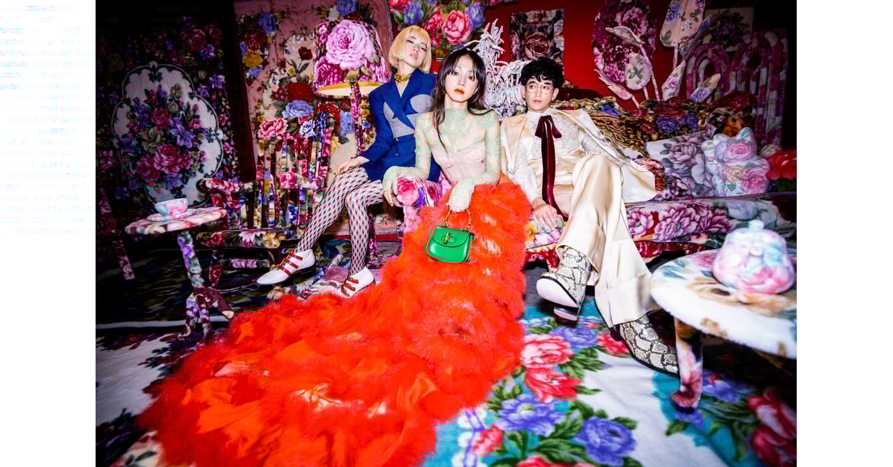 芸能人愛用　定価7万　GUCCIクリスタルヘアバンド　試着のみ すぐ届く GUCCI グッチ GG クリスタル ヘアバンド カチューシャ (GUCCI