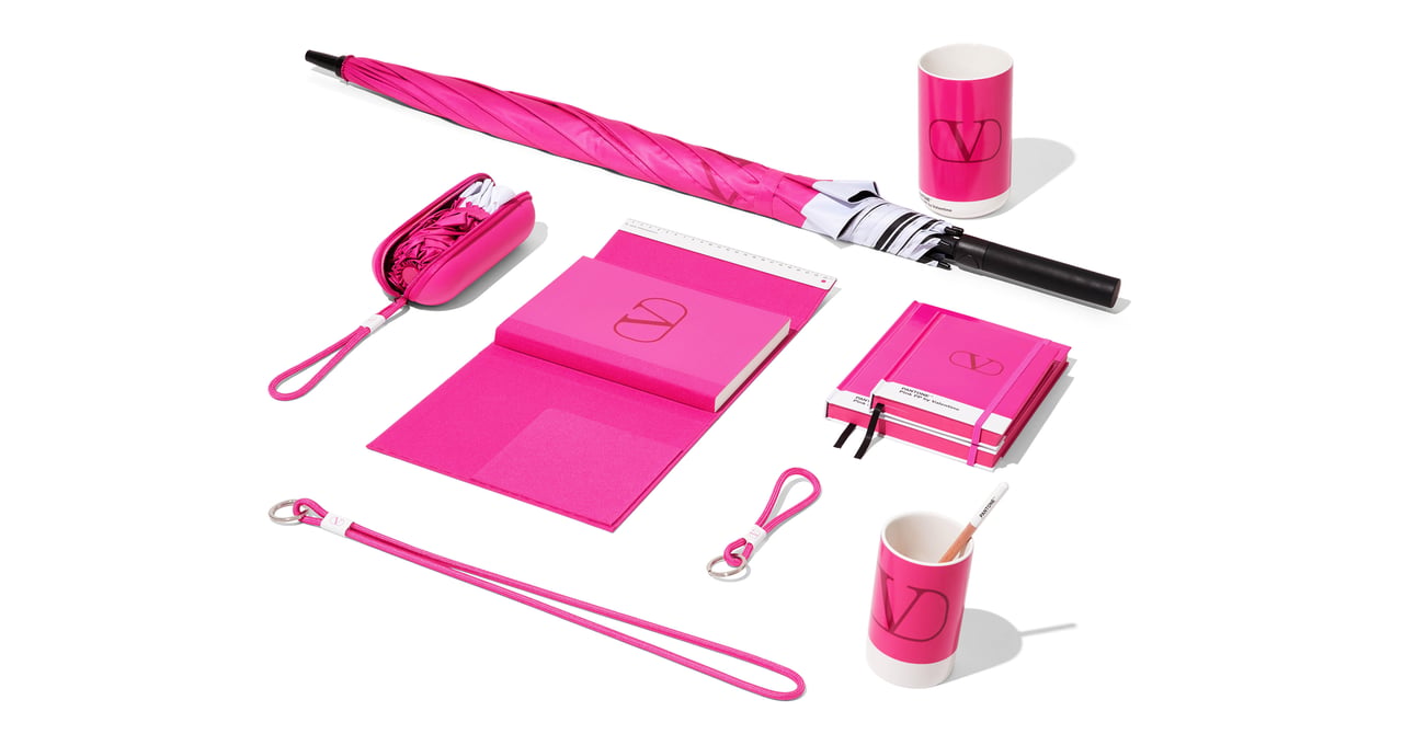ヴァレンティノ「PINK PPカラー」の限定商品発売 ノートは1冊約5000円
