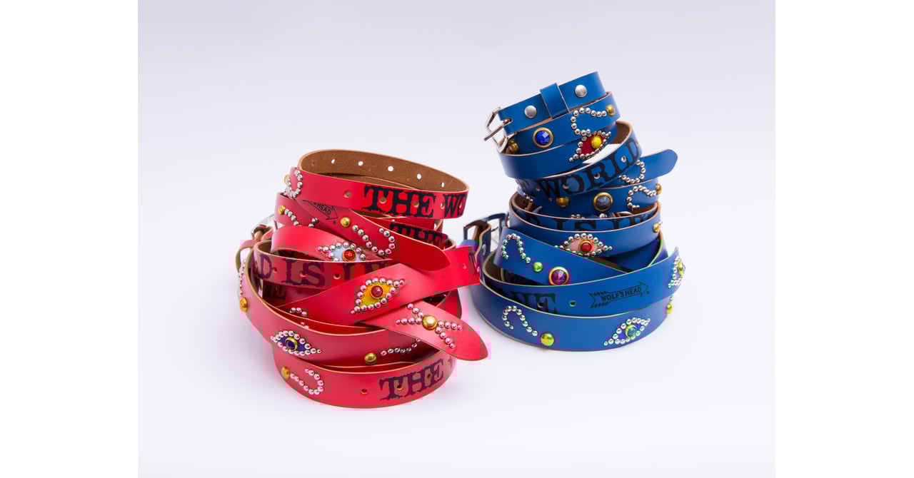 WOLF'S HEADレザー バングル 赤 金属装飾 WOLF'S HEADレザー バングル 赤 金属装飾 WOLF'S HEADレザー バングル