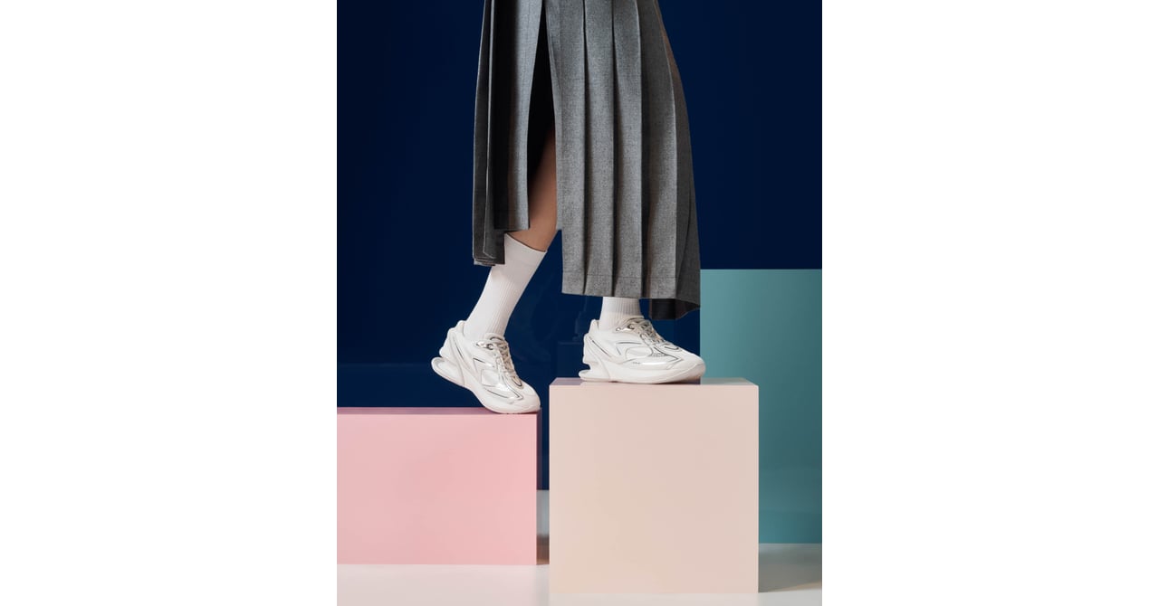 FENDI フェンディ 24s オーバーサイズ フェンディが新作スニーカー発売 逆さ「F」をソールにあしらった