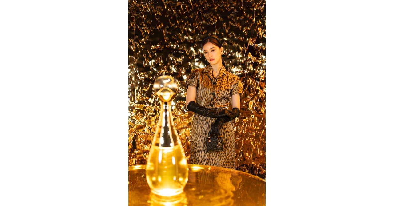 新木優子と辿る ゴールドに輝くディオール「ジャドール」香りの軌跡