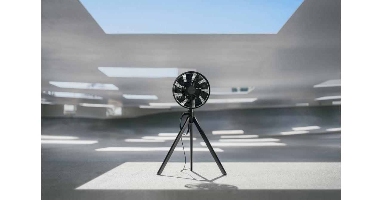 バルミューダが新型扇風機「グリーンファンスタジオ」を発表、新機能